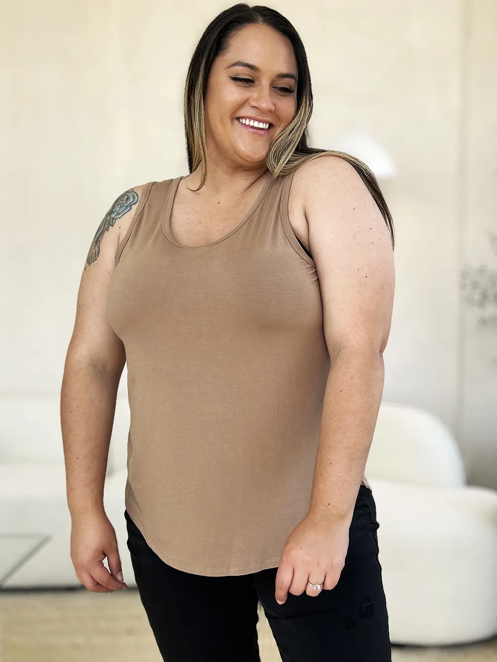 Full Size Round Neck Curved Hem Tank, image 27