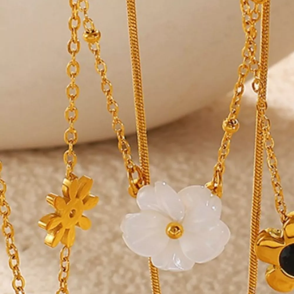 18K Gold-Plated Stainless Steel Flower Pendant Necklace, image 9