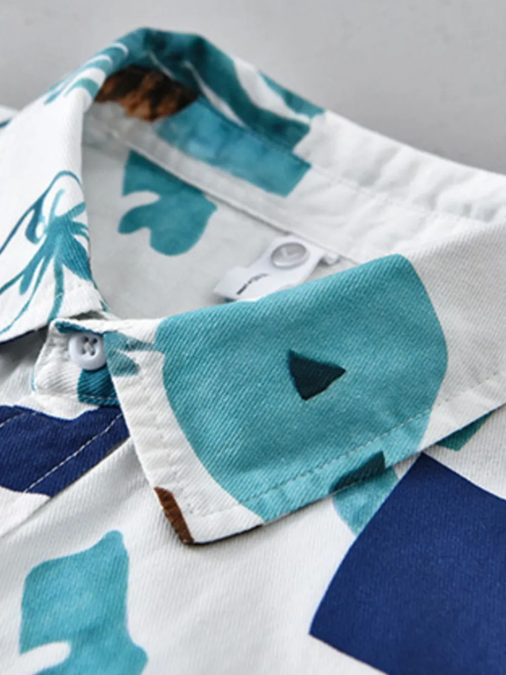 Men's Plus Size Printed Button Up Short Sleeve Shirt, image 3