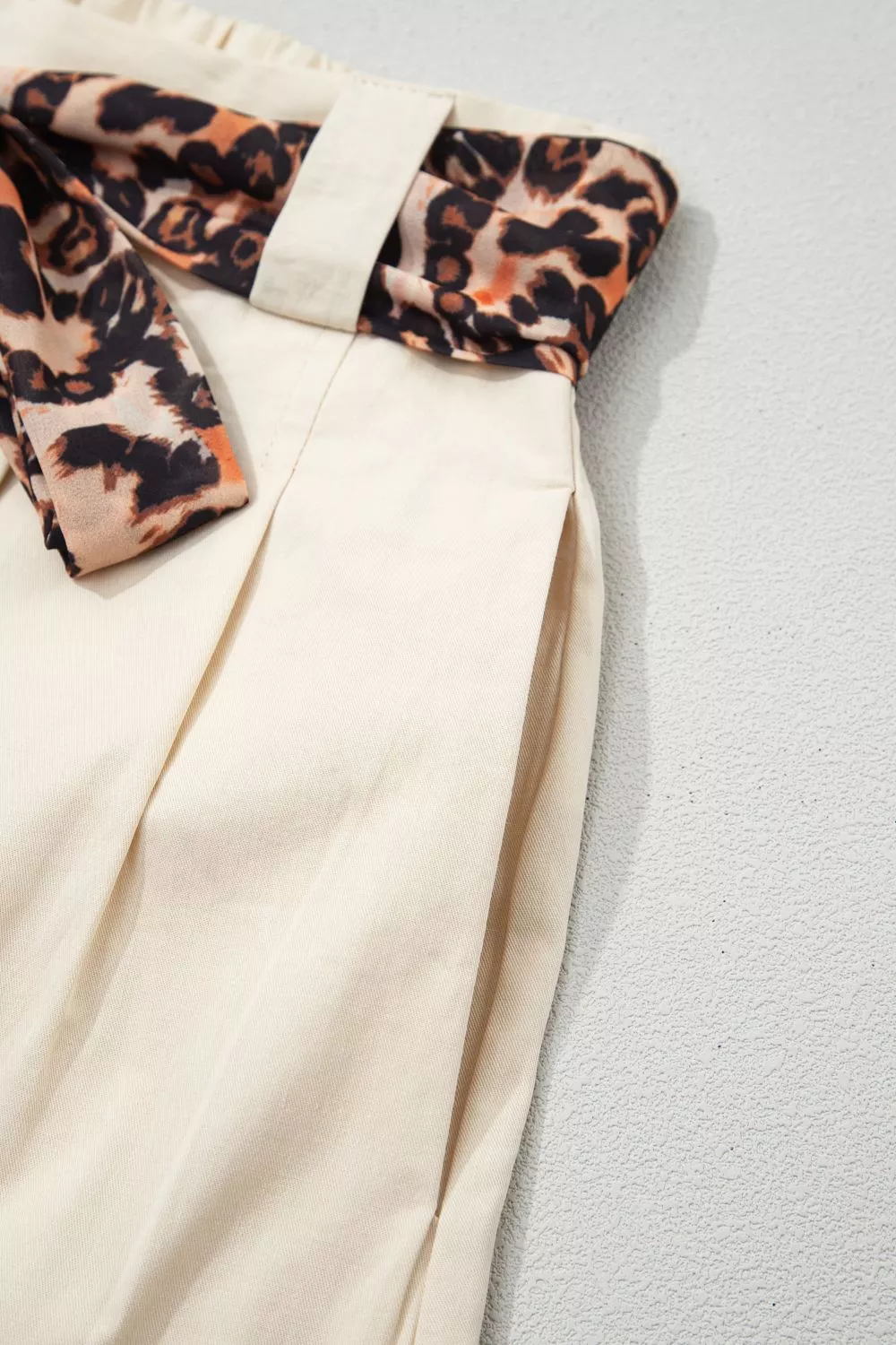 High-Waisted Pleated Shorts, image 10