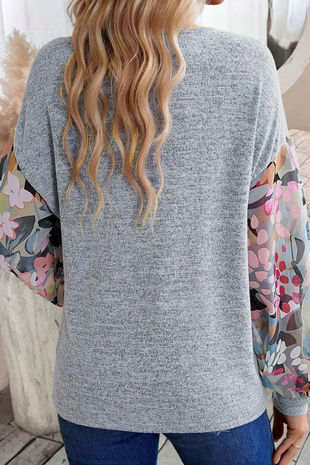 Printed Lantern Sleeve Buttoned V Neck Top, image 4