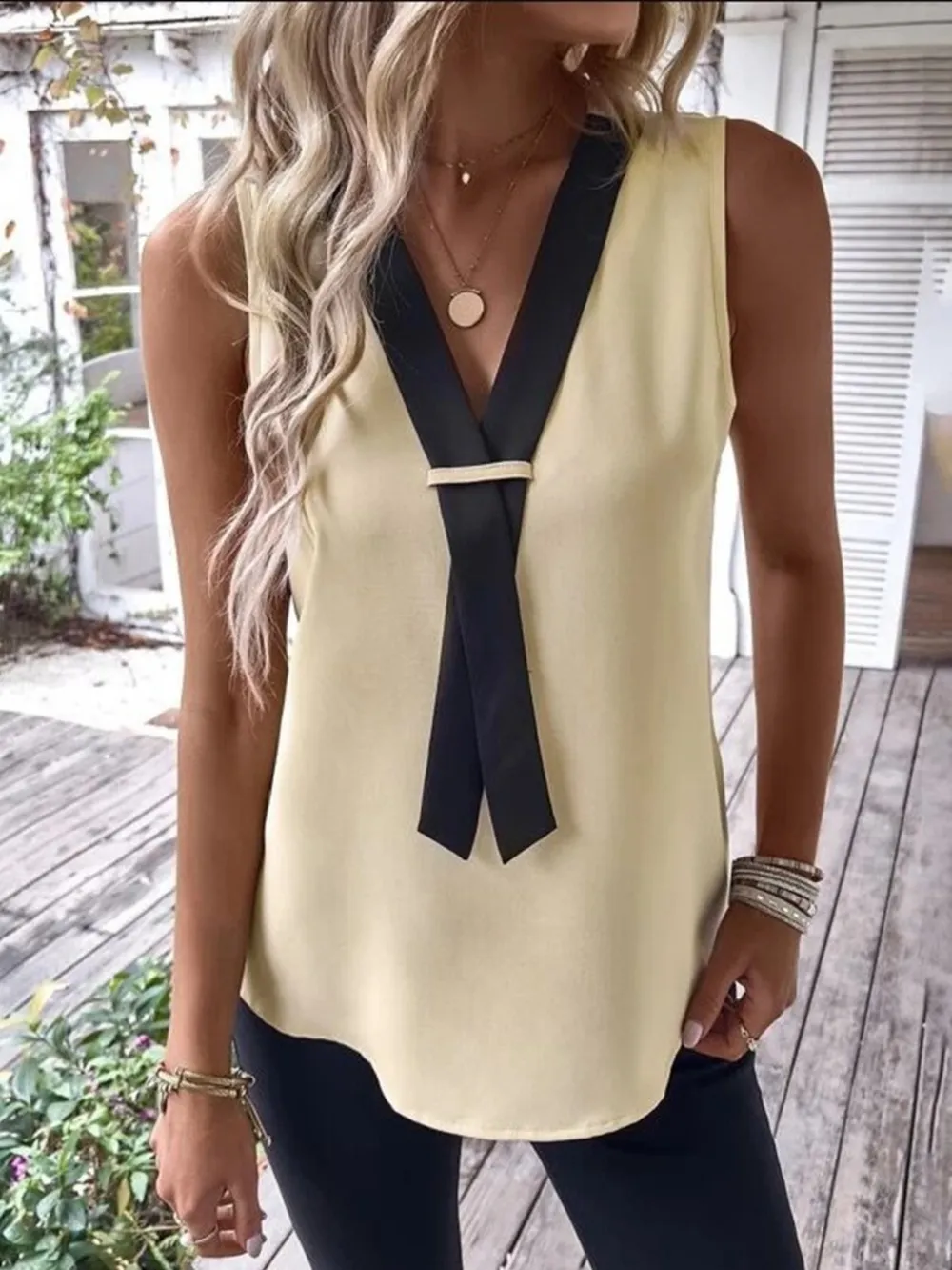 Full Size V-Neck Contrast Tank Plus Size, image 4