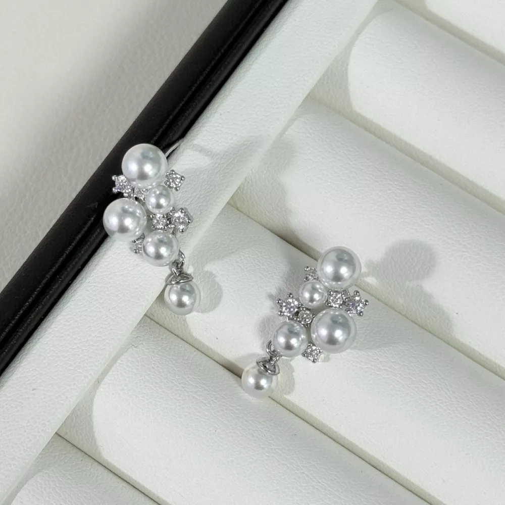 Pearl Cluster Earrings, image 5