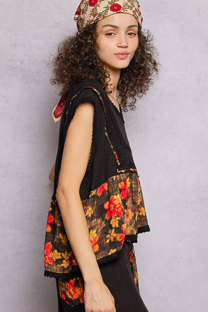 Lace Detail Floral Cropped Ruffled Top, image 3