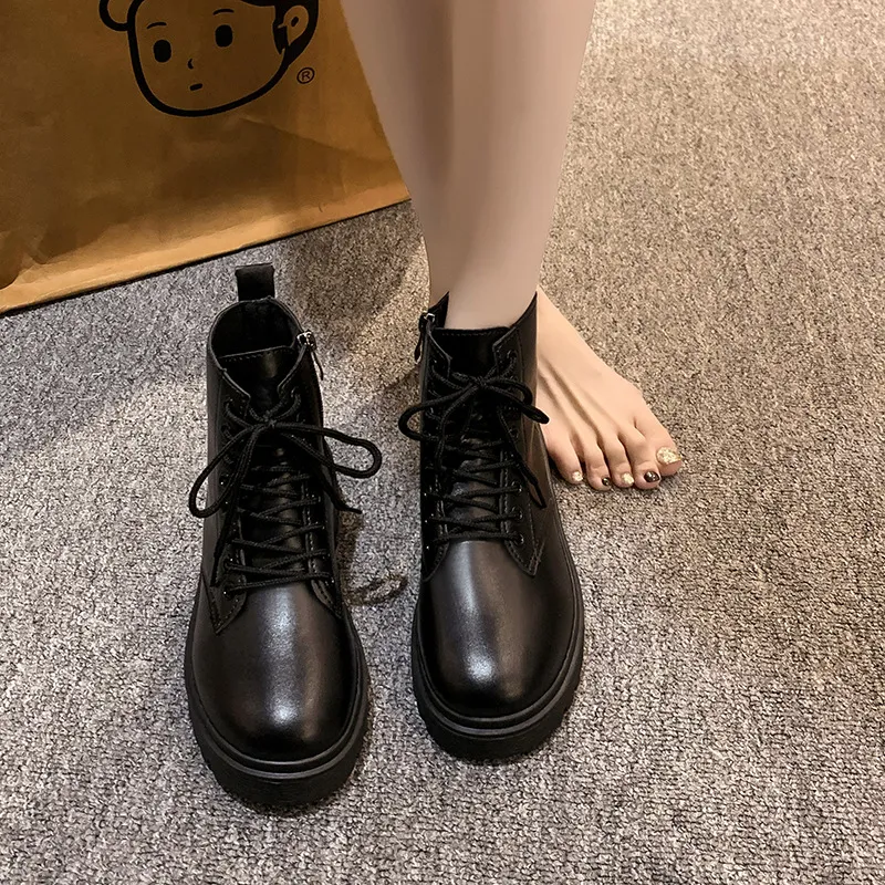 Round-Toe Lace-Up Martin boots, image 3