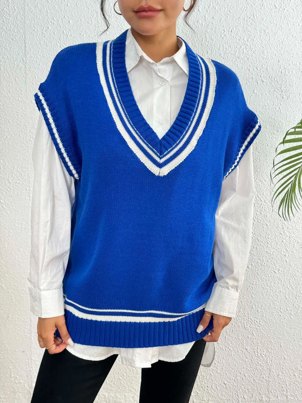 Contrast Trim V-Neck Sweater Vest, image 2