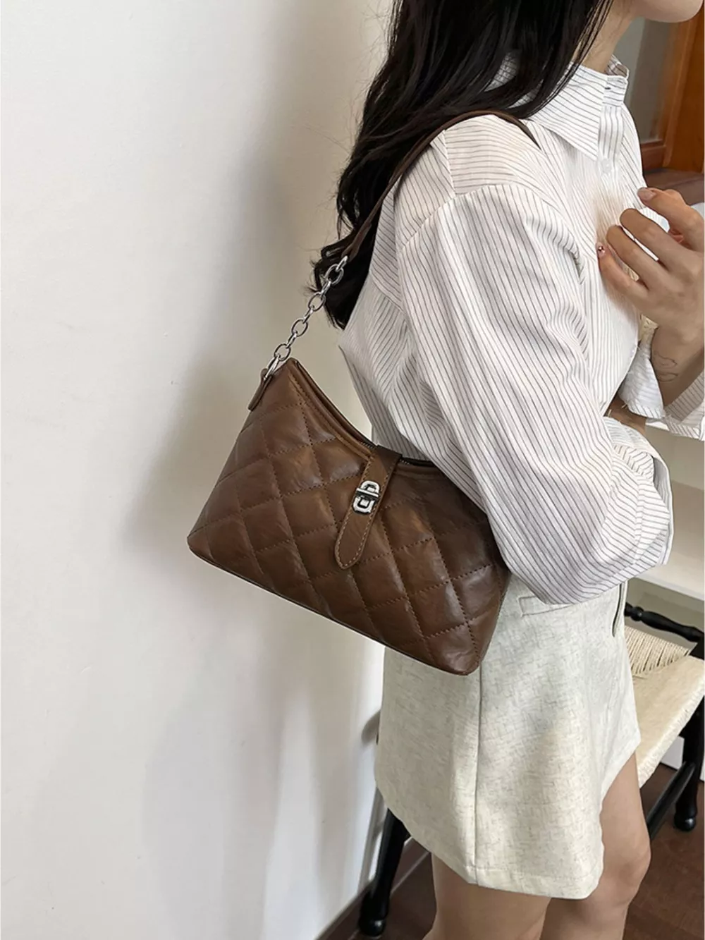 Lock Detail Quilted Shoulder Bag, image 5