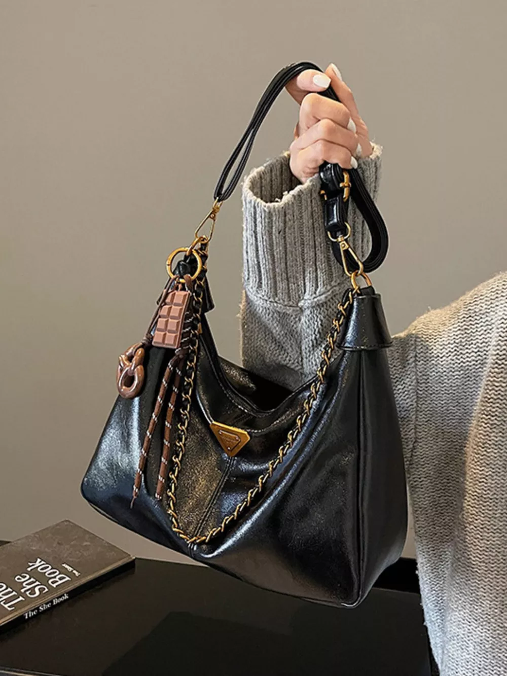 Chain Detail Crossbody Bag
