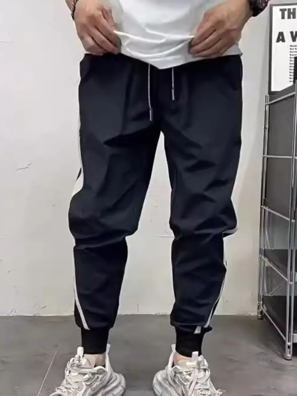 Men's Plus Size Drawstring Contrast Joggers, image 3