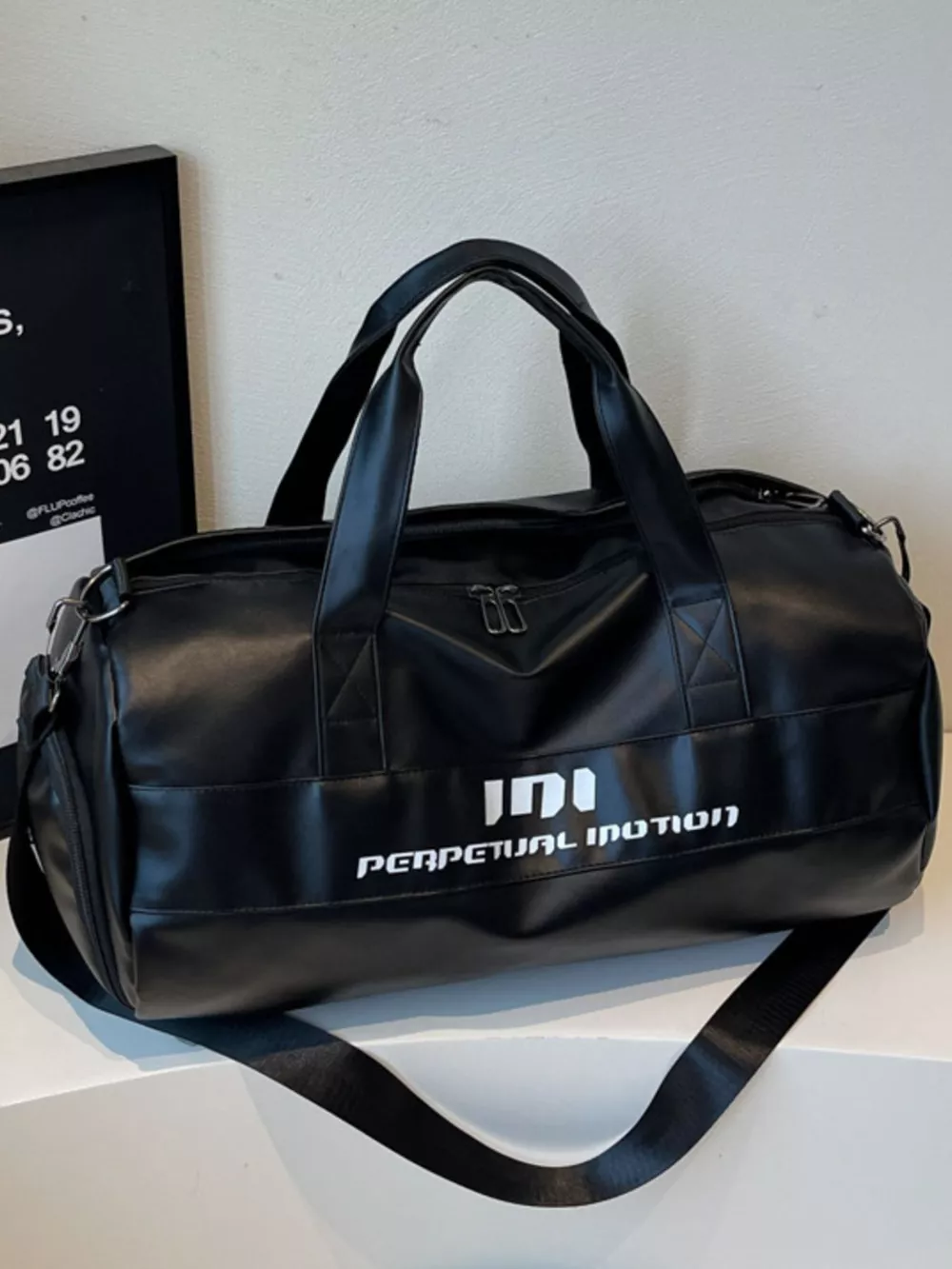 Lightweight Travel Duffel Bag with Shoulder Strap, image 3