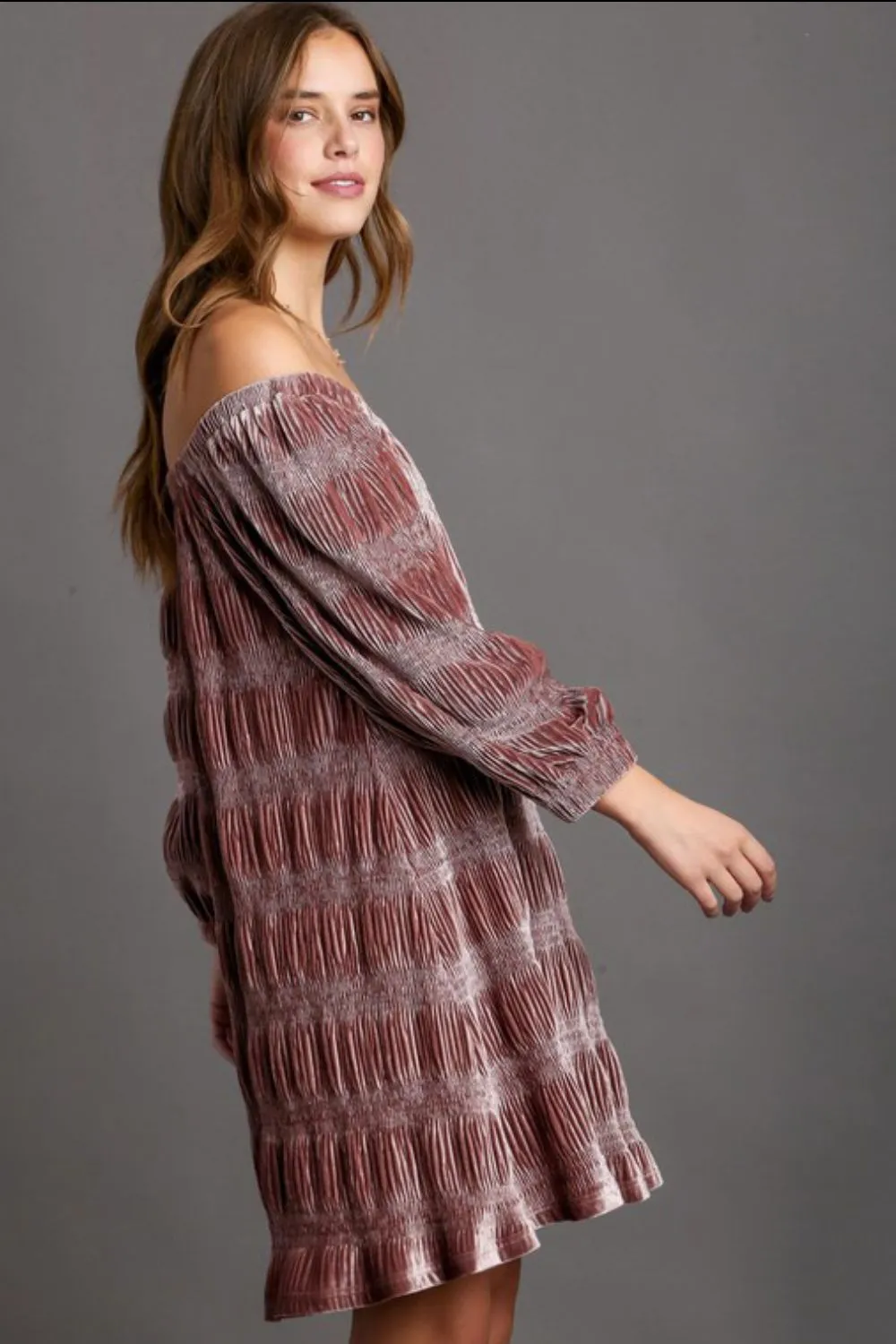 Off-Shoulder Balloon Sleeve Velvet Mini Dress, image 3