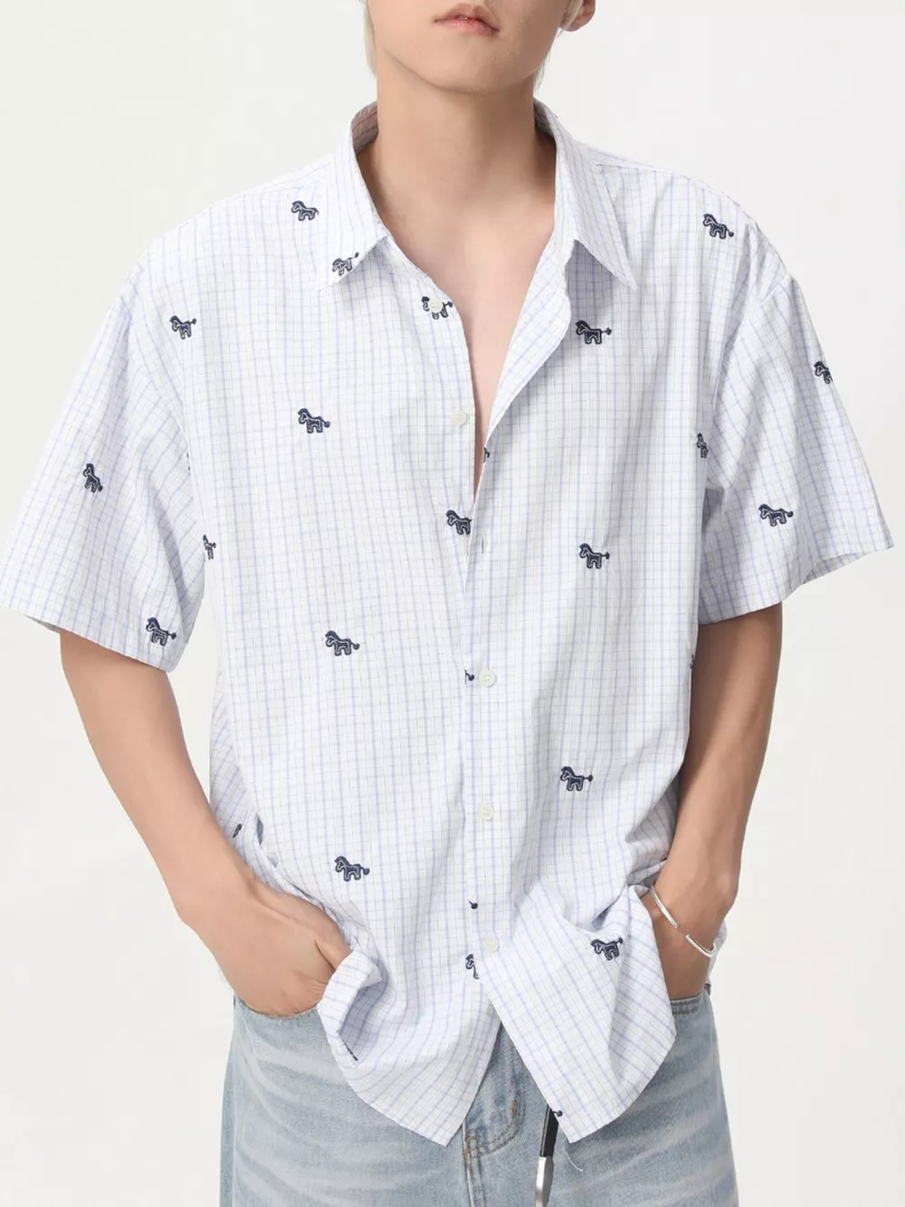 Men's Plaid Short Sleeve Shirt with Embroidered Animal Pattern
