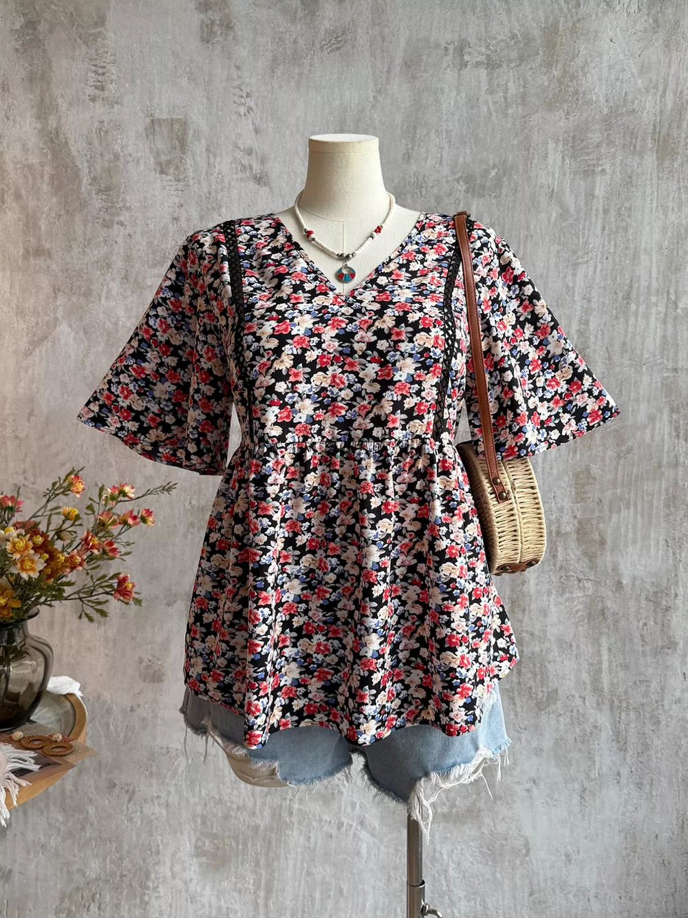 Plus Size Floral Print V-Neck Short Sleeve Blouse