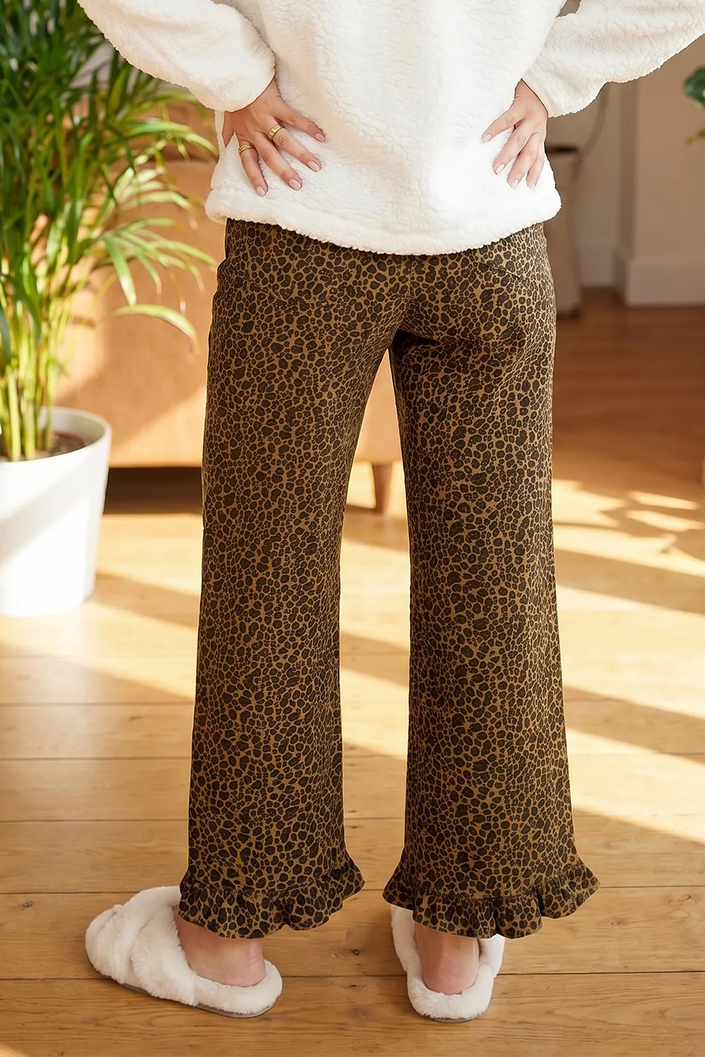 Leopard Print Ruffled Hem Shift Jeans, image 6