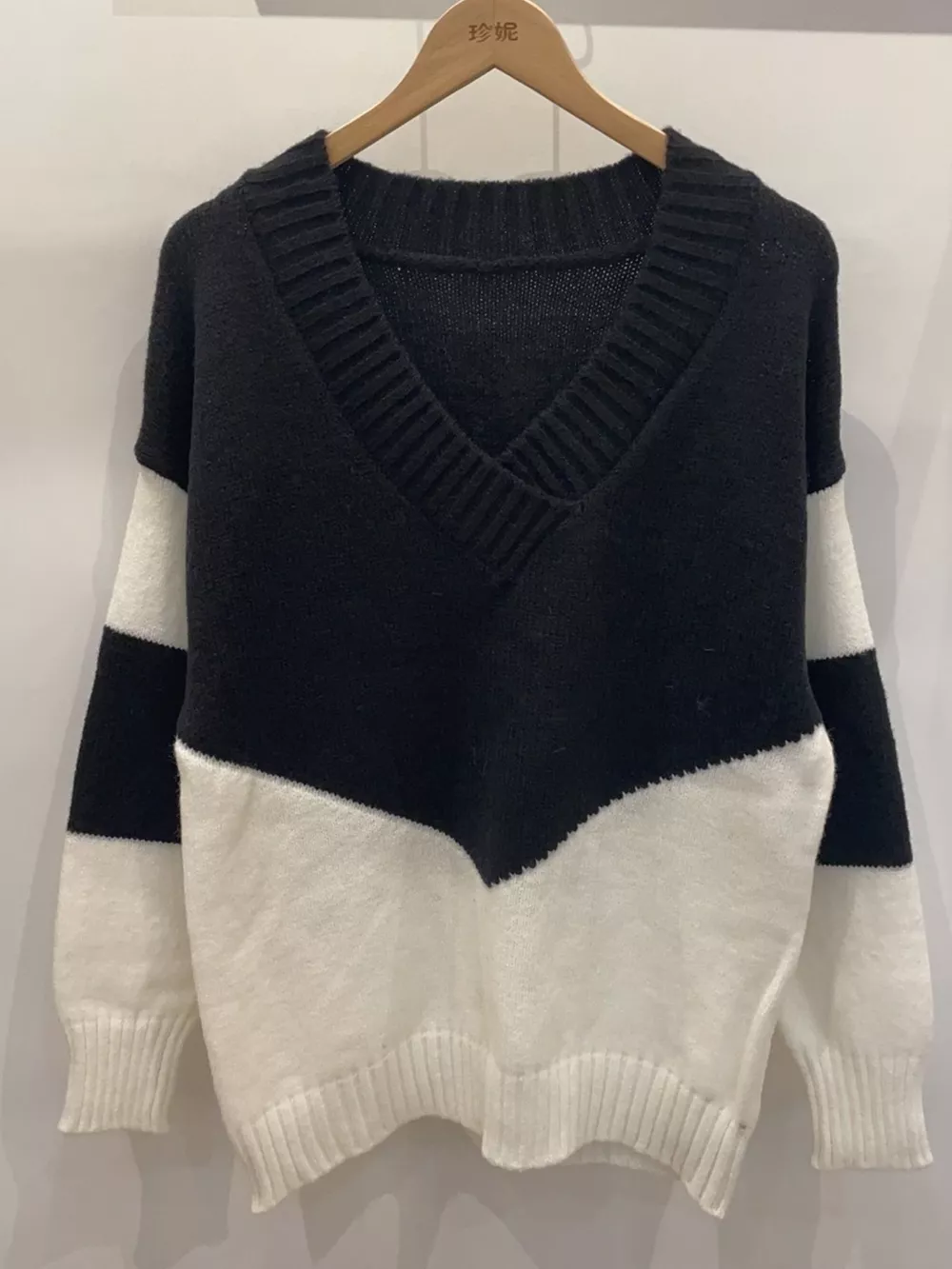 Color Block V-Neck Knit Sweater, image 9