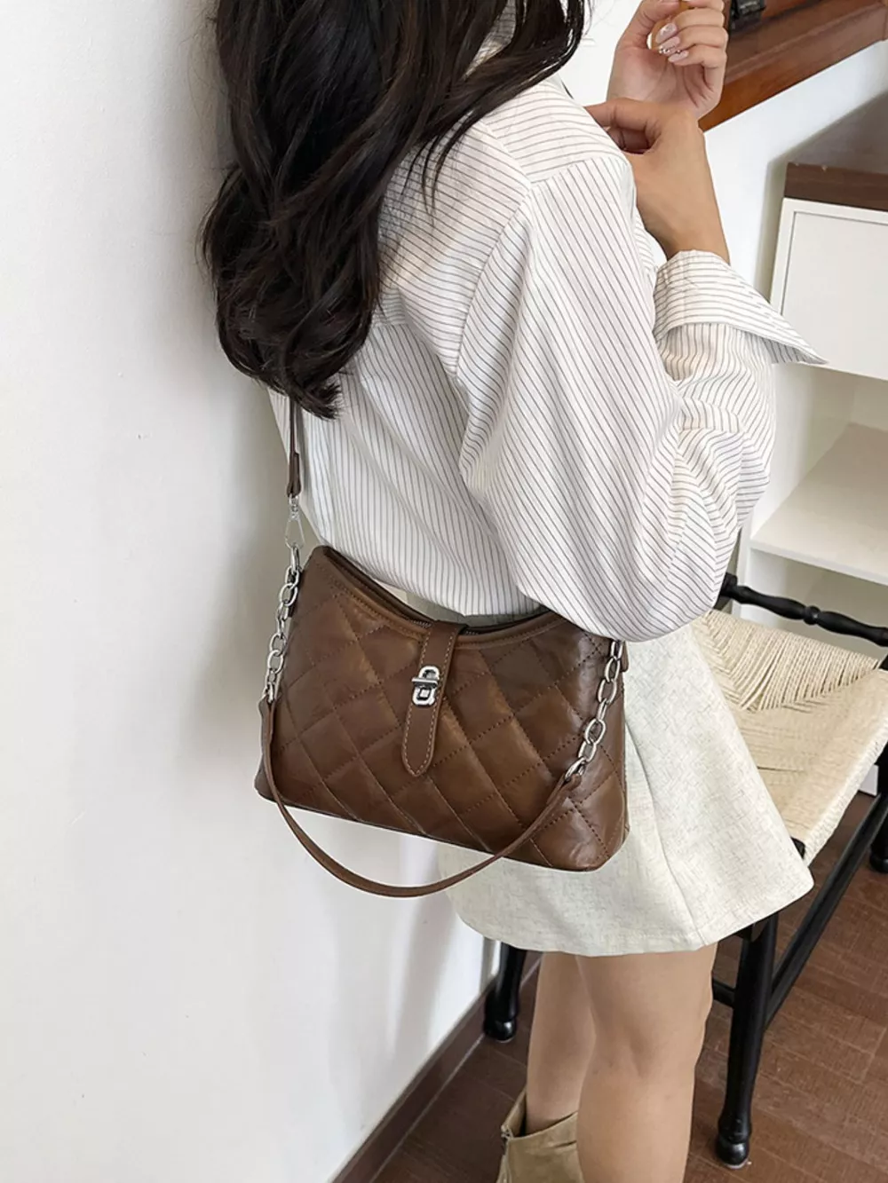 Lock Detail Quilted Shoulder Bag, image 7
