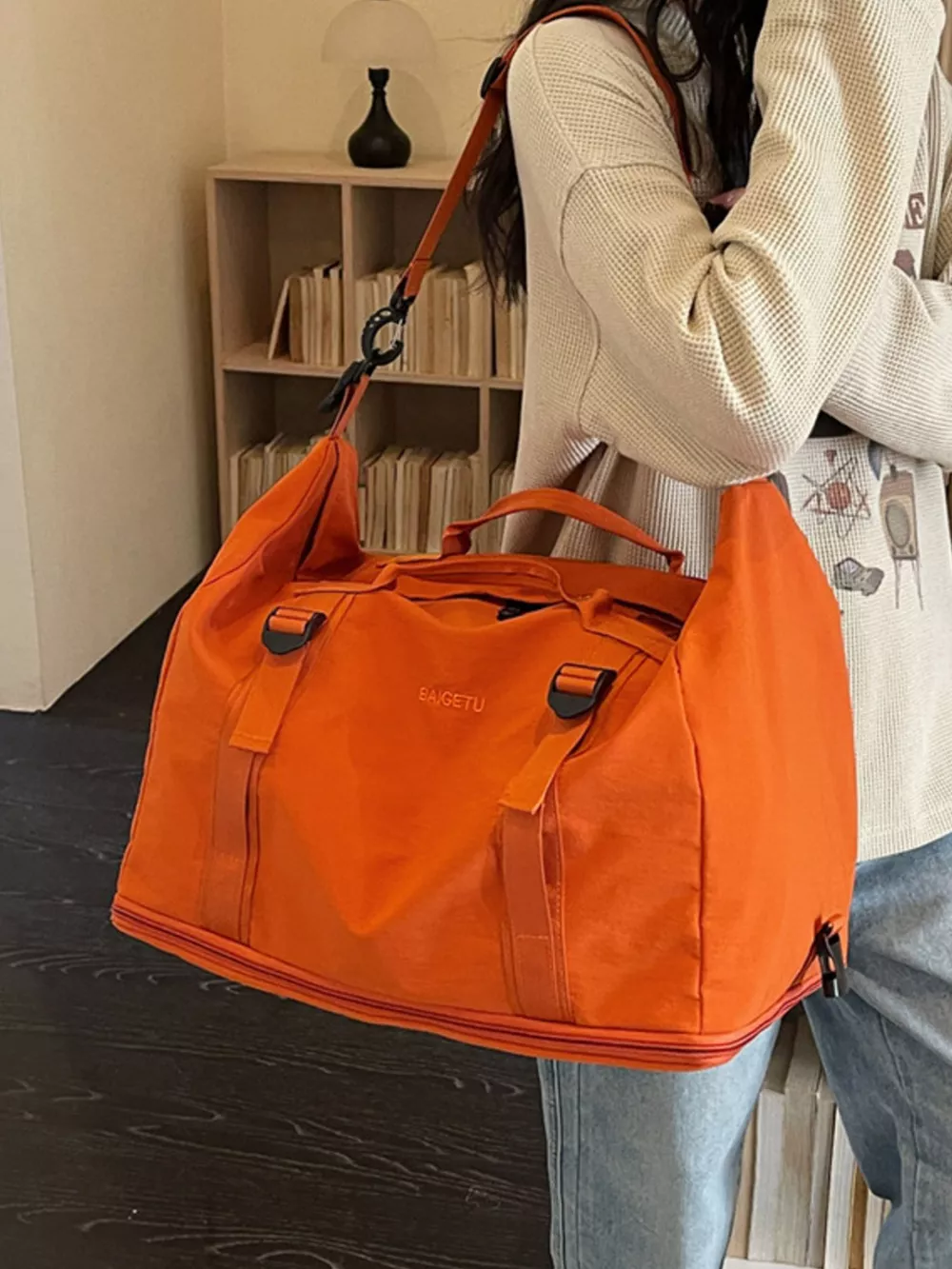 Lightweight Nylon Travel Bag, image 4