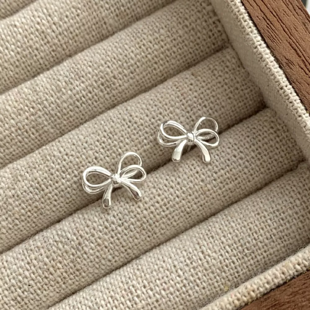 925 Sterling Silver Bow Earrings