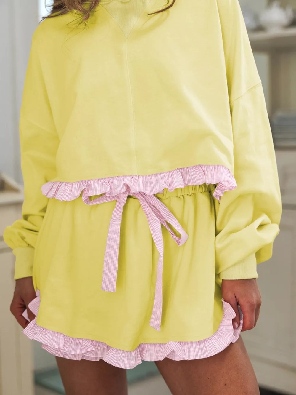 Contrast Frill Hem Round Neck Top and Shorts Set