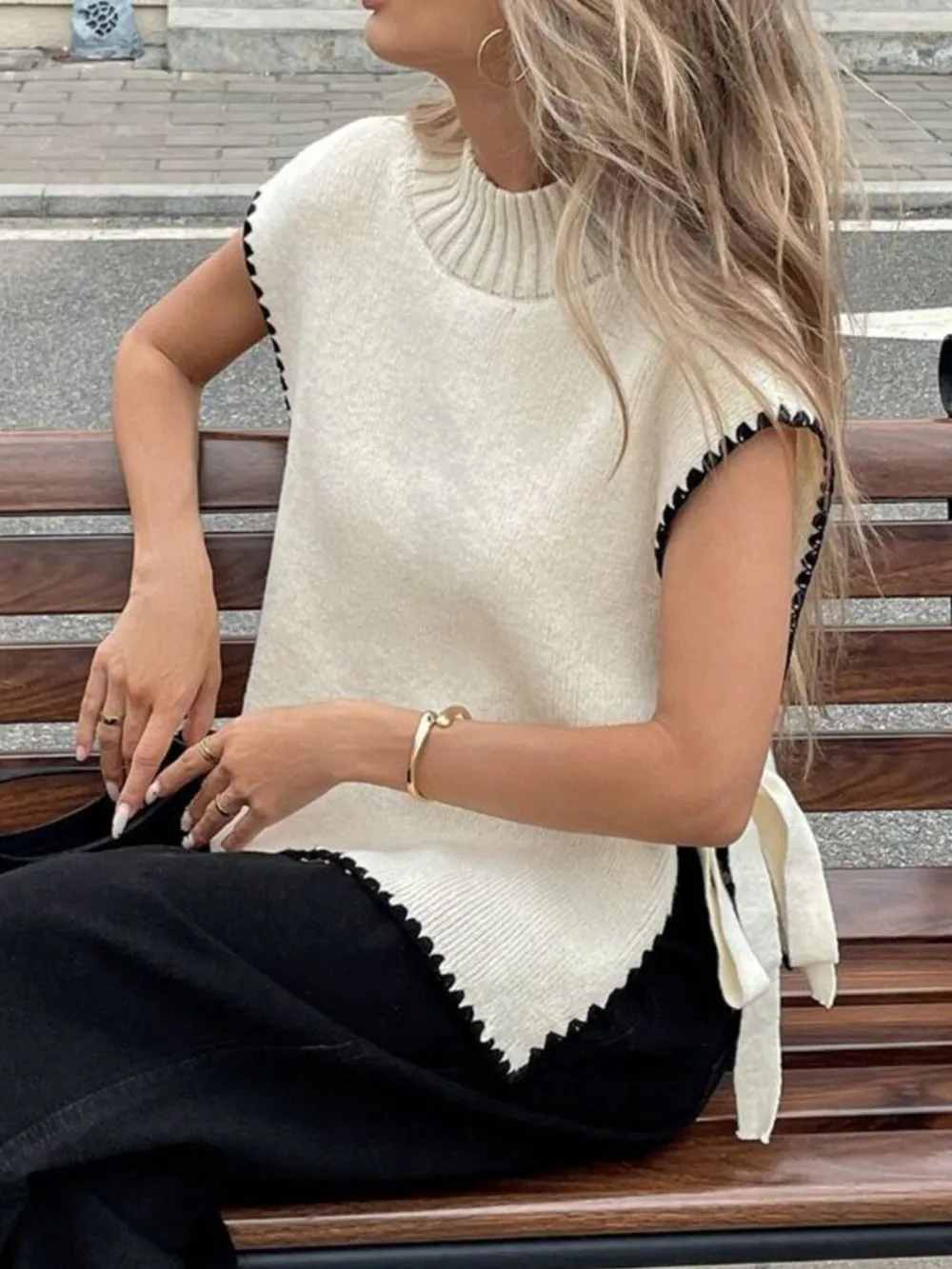 Ribbed Turtleneck Sweater Vest with Contrast Trim, image 6