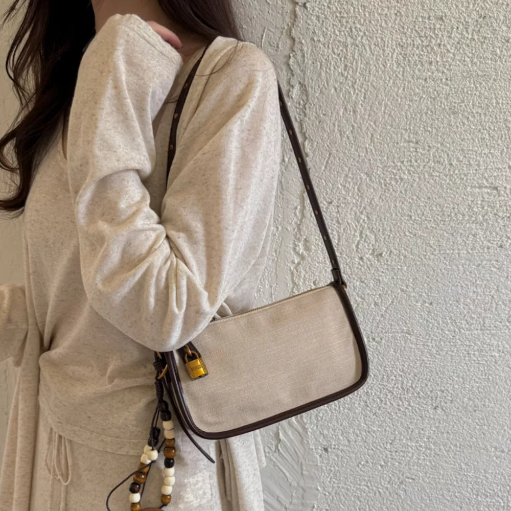 Vintage Lock Detail Shoulder Bag