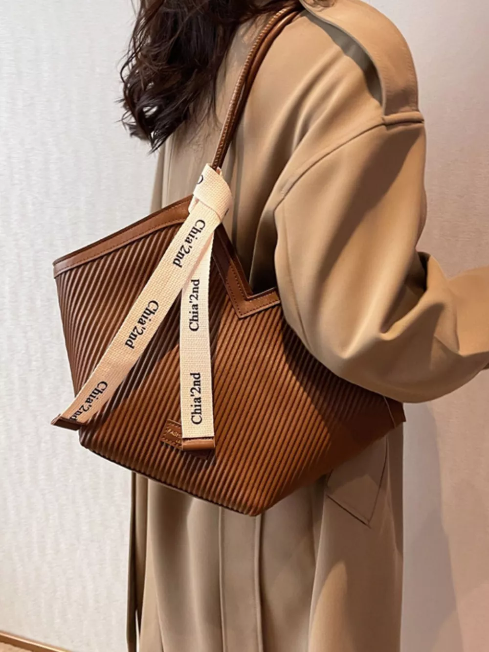 Textured Leather Shoulder Bag, image 3
