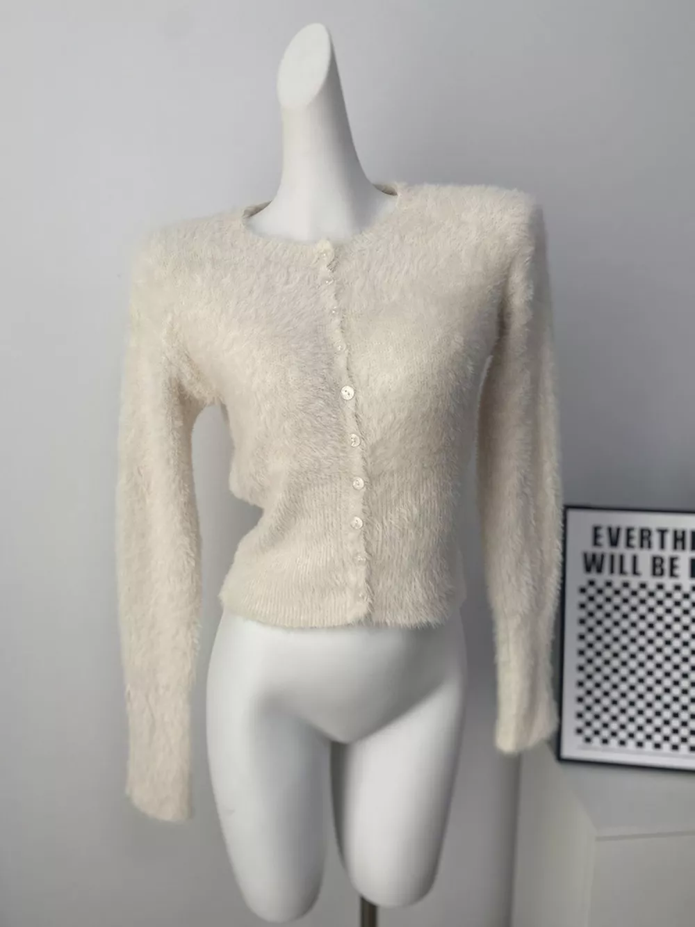 Soft Fuzzy Button-Down Cropped Cardigan, image 4