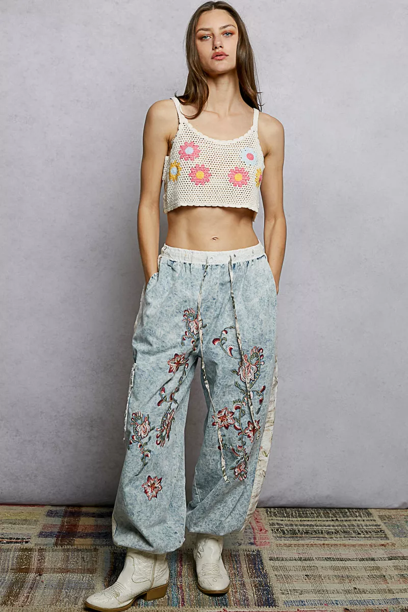 U-Neck Cropped Crochet Cami with Floral Embroidery Detail, image 5