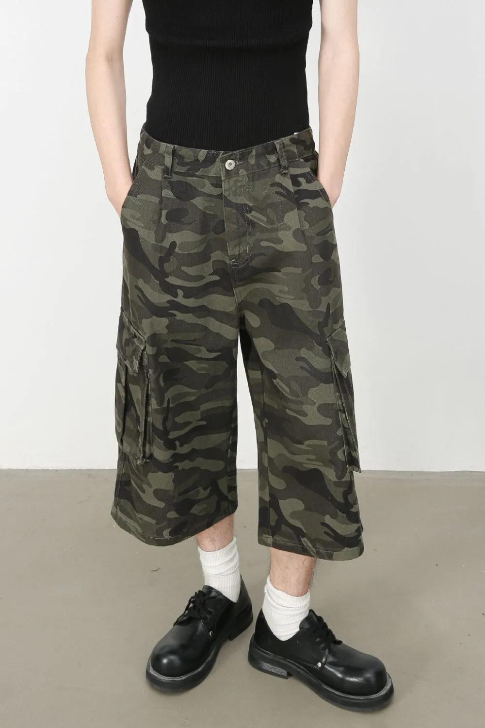 Men's Camouflage Denim Cargo Shorts, image 2