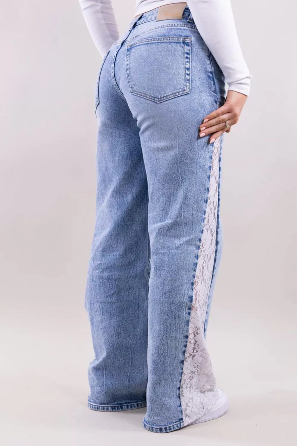 Lace-Paneled Wide-Leg Jeans, image 5