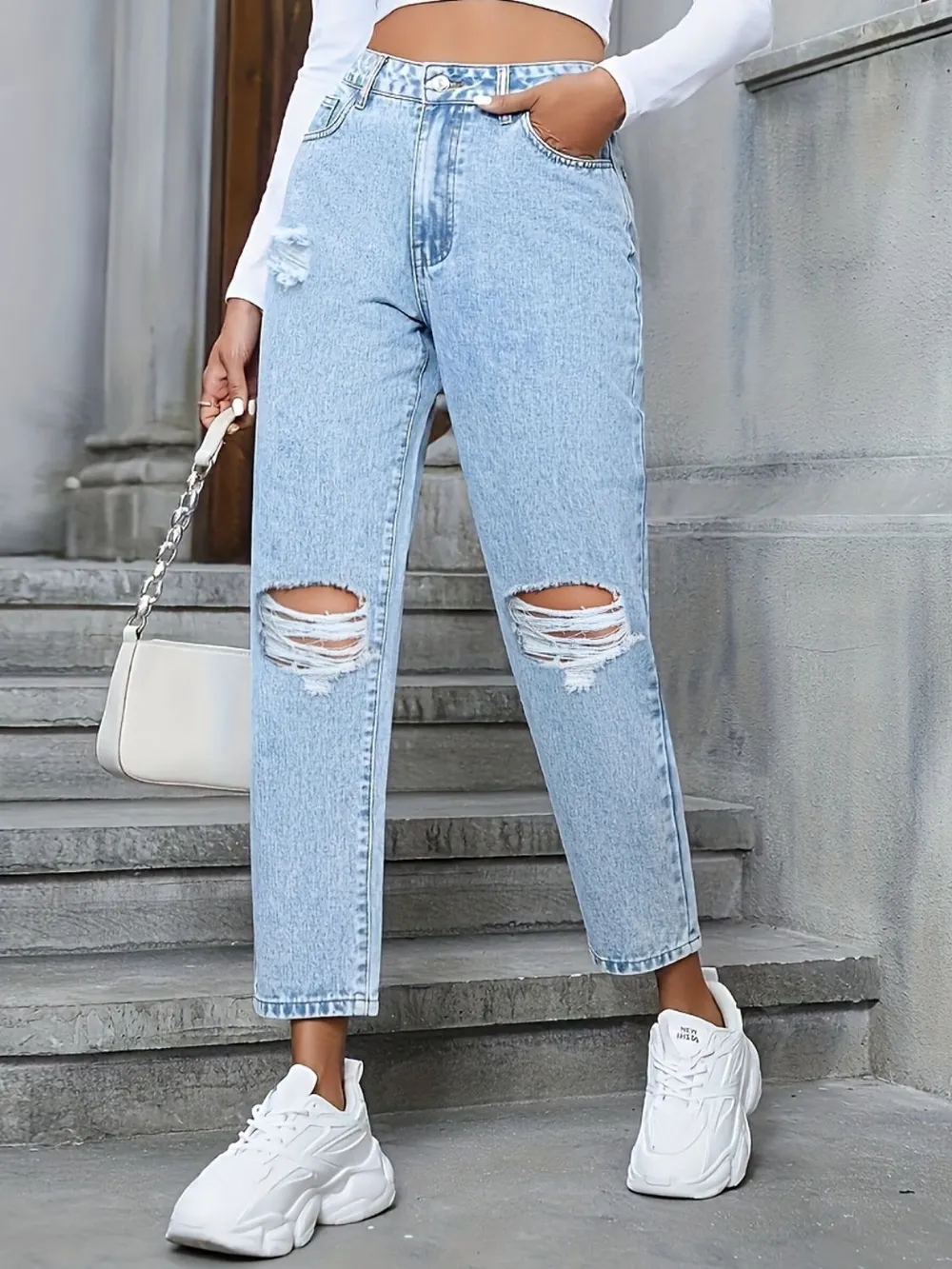 Distressed High Rise Jeans with Pockets, image 3