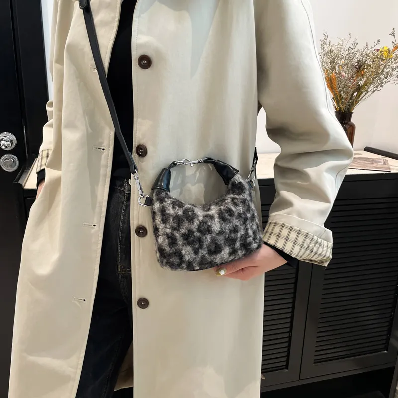 Fuzzy Polyester Mini Handbag with Zipper, image 15