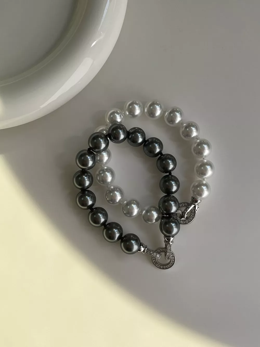 Pearl Beaded Bracelet with Clasp, image 2