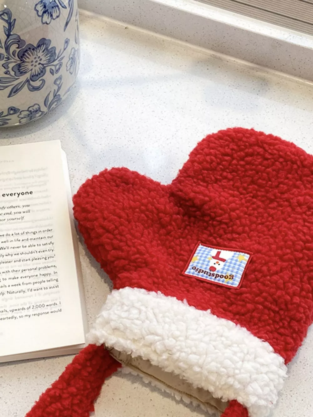 Christmas Mitten-Shaped Plush Crossbody Bag, image 3