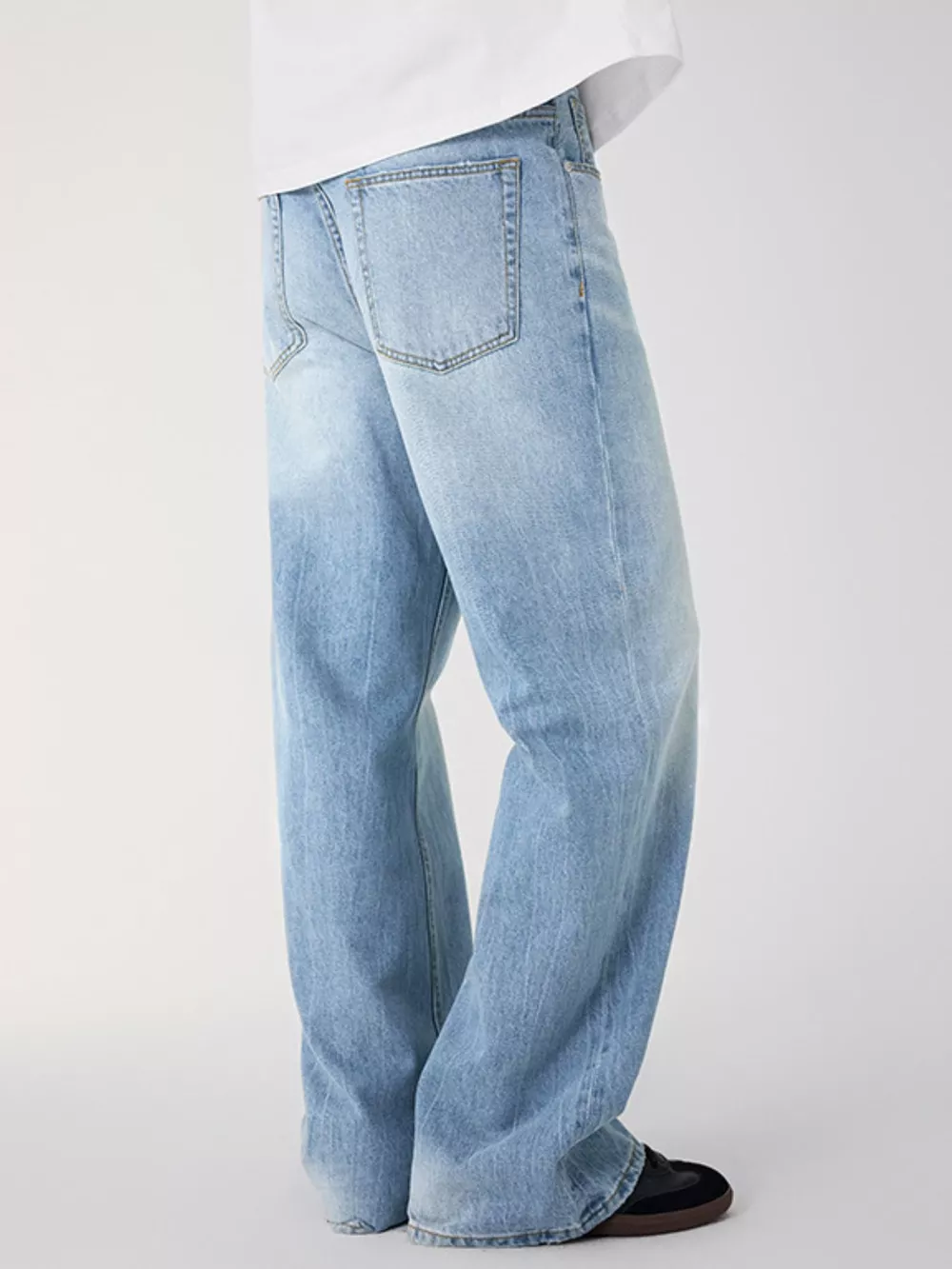Men's Wash Relaxed Fit Wide Leg Jeans, image 7