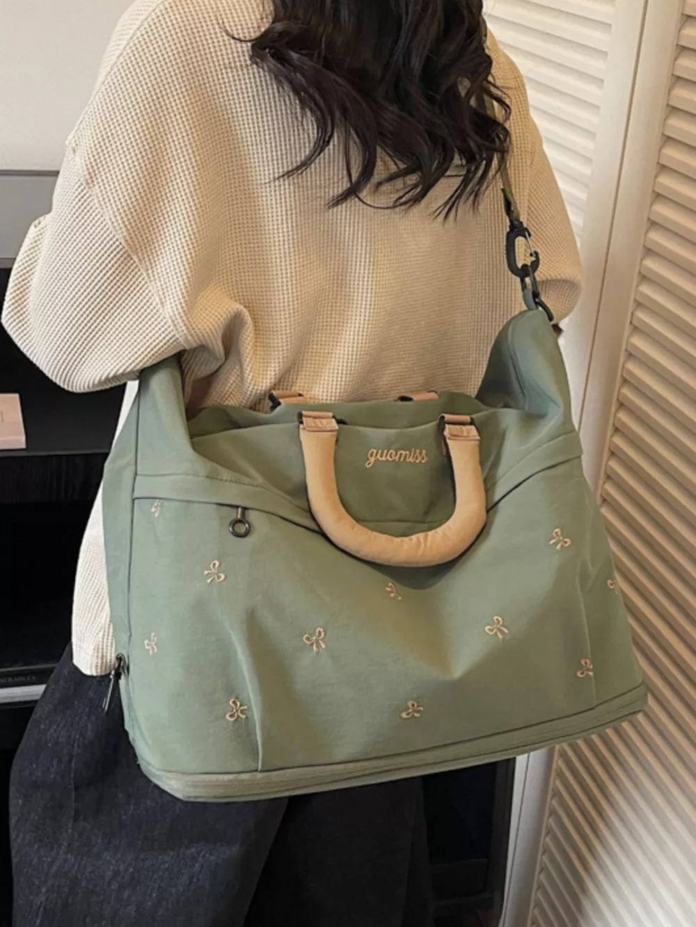 Bow Embroidered Travel Bag, image 6