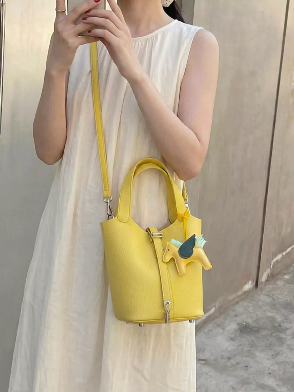 Adjustable Strap Bucket Bag, image 2
