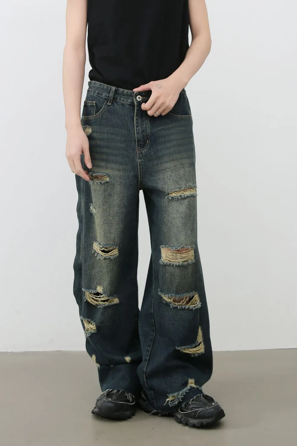 Men's Frayed Hem Distressed Wide Leg Jeans, image 3