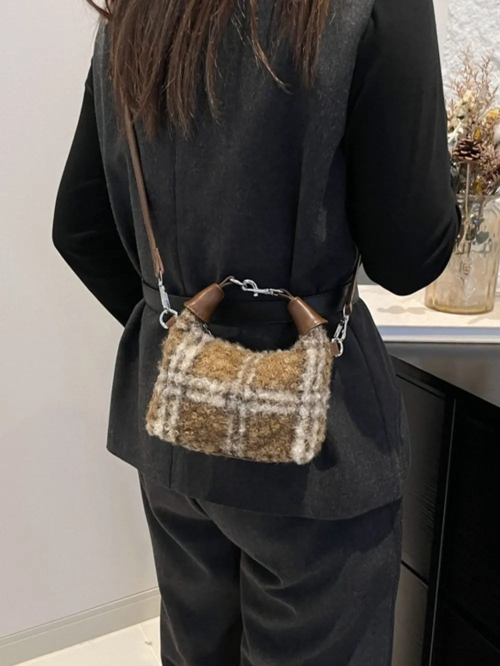 Fuzzy Polyester Mini Handbag with Zipper, image 5