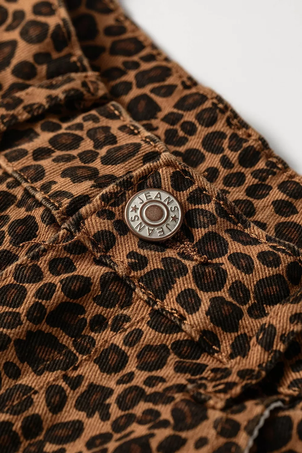 Leopard Print Ruffled Hem Shift Jeans, image 13