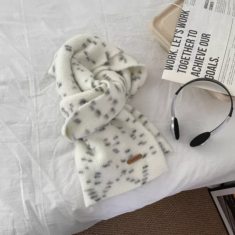 Soft Fuzzy Contrast Scarf, image 7