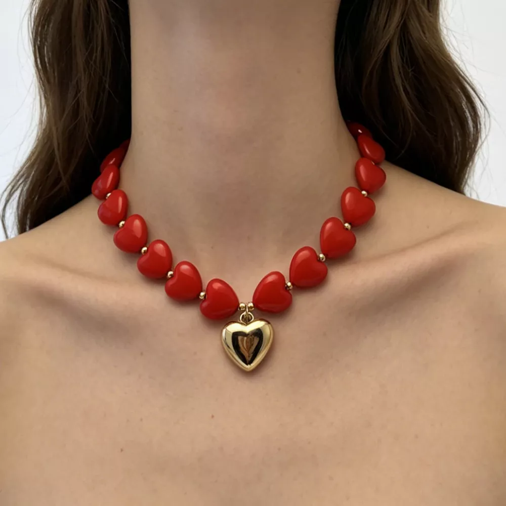 Heart‑Shaped Resin Beaded Necklace, image 3