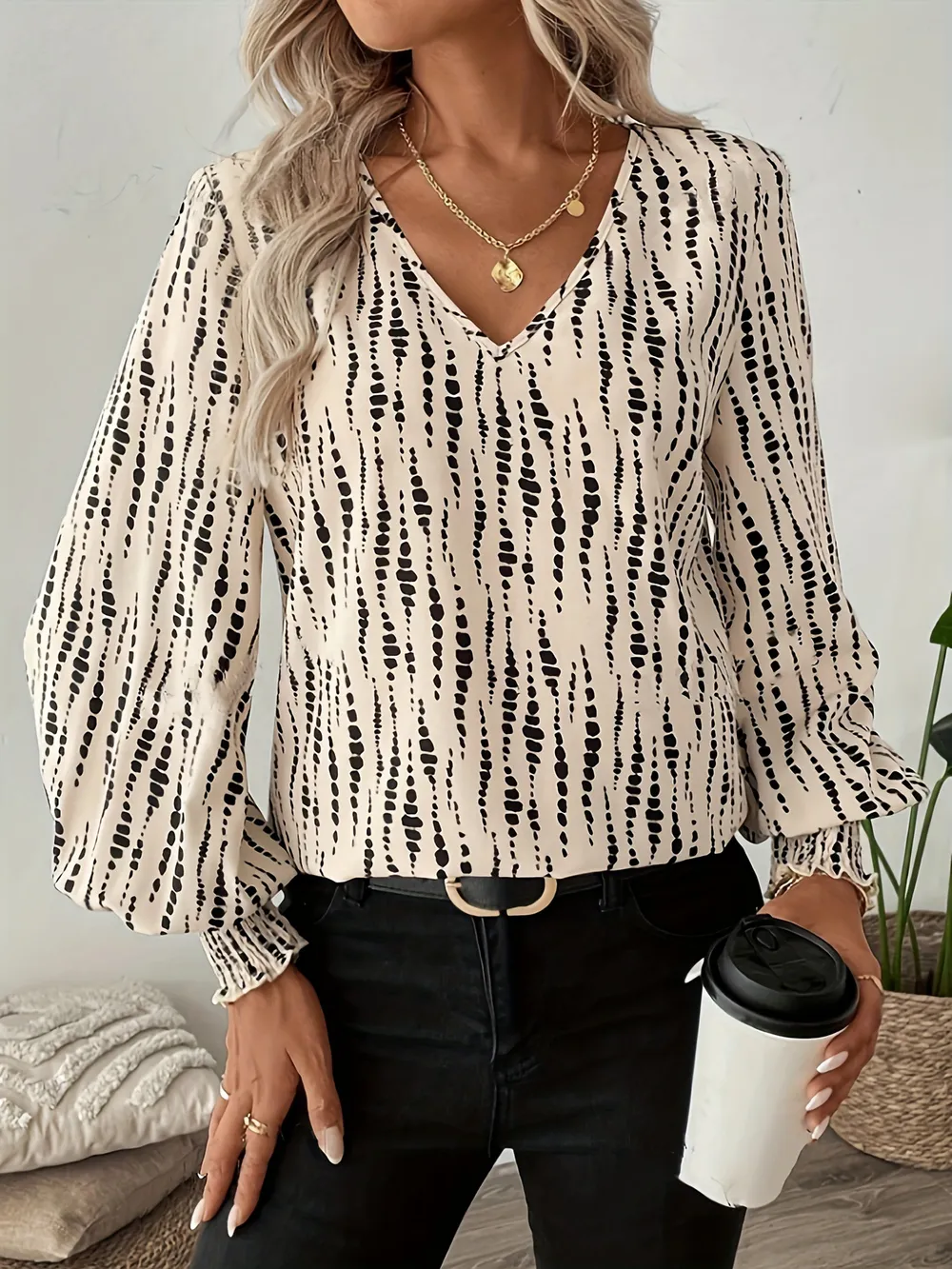Printed V-Neck Lantern Sleeve Blouse, image 3