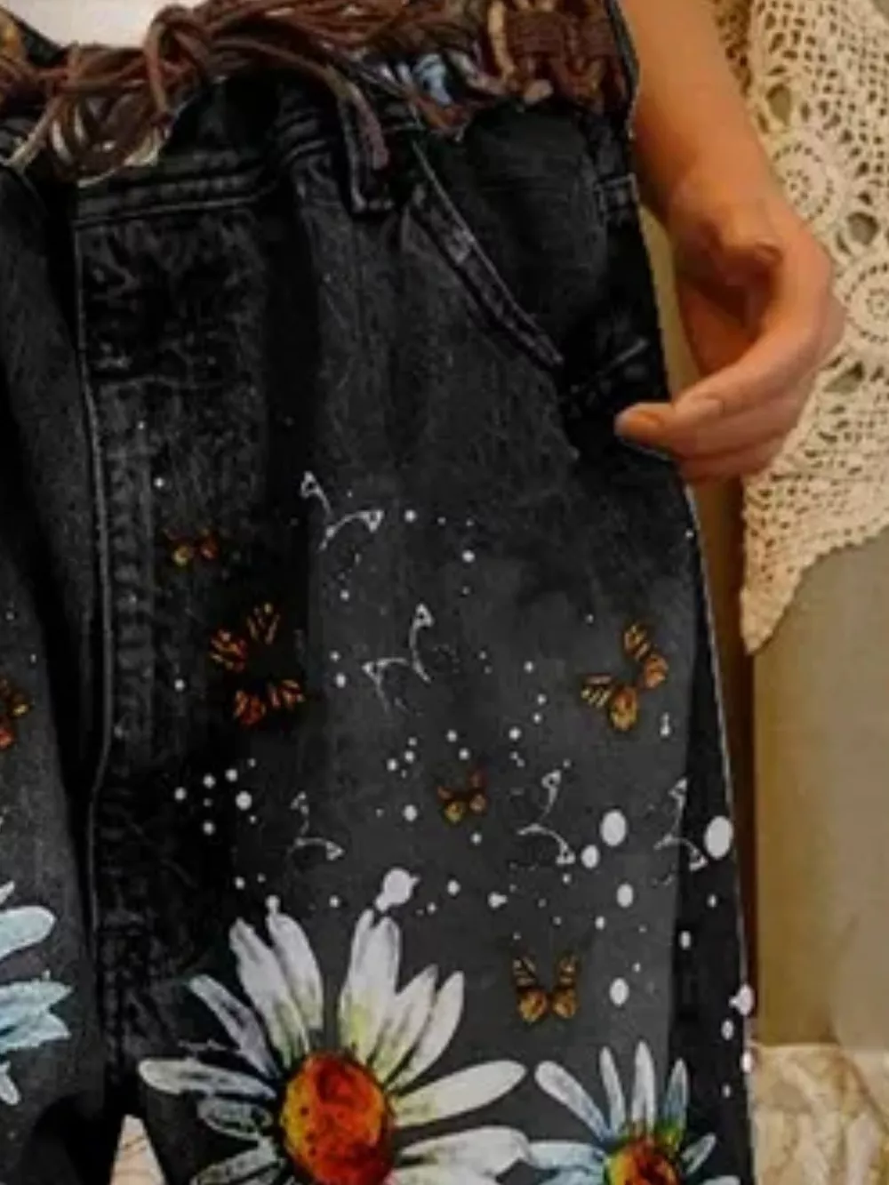 Full Size Floral Distressed Cropped Jeans Plus Size, image 6