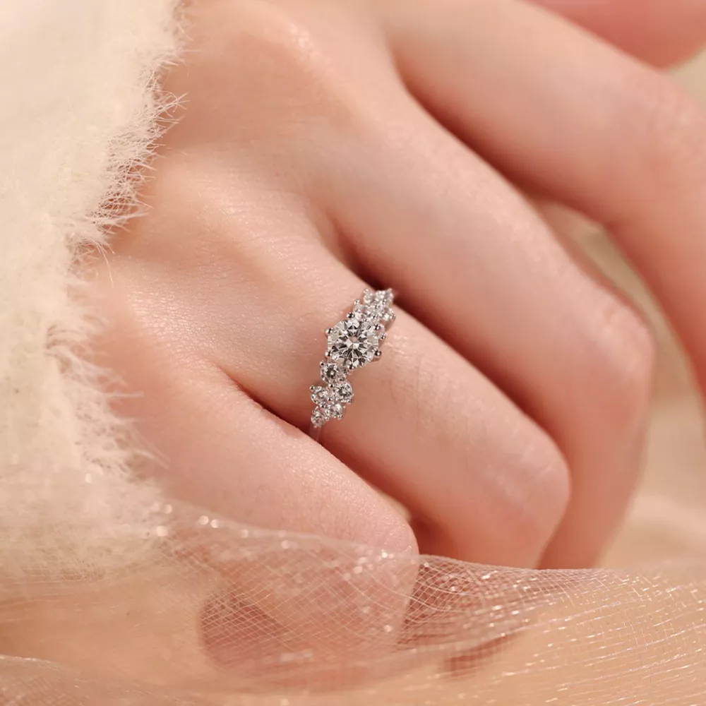 2 Carat Moissanite 925 Sterling Silver Ring