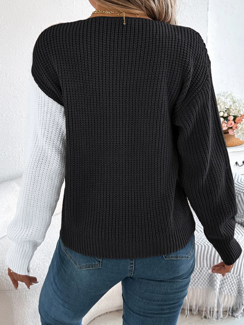 Two-Tone V-Neck Long Sleeve Sweater, image 10