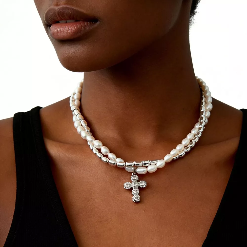 Elegant Pearl Alloy Necklace with Rhinestone Cross Pendant, image 5