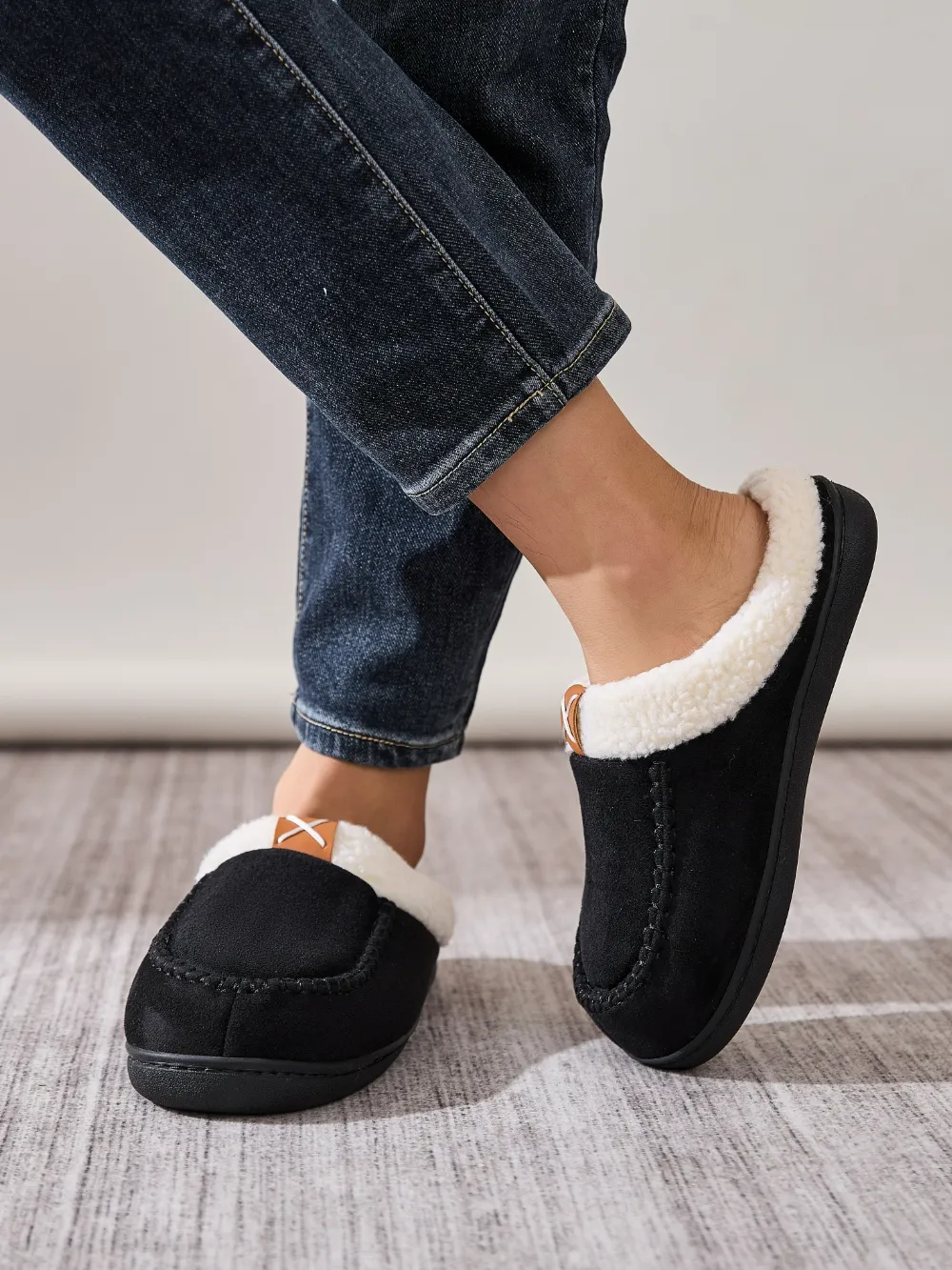 Contrast Round Toe Flat Slippers, image 19