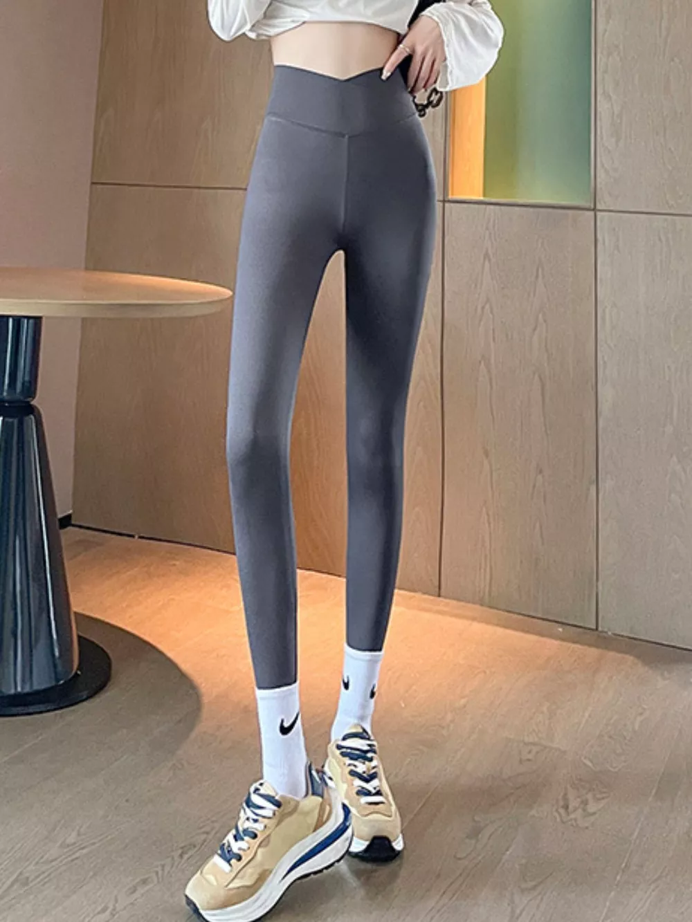 High-Waisted Crisscross Leggings