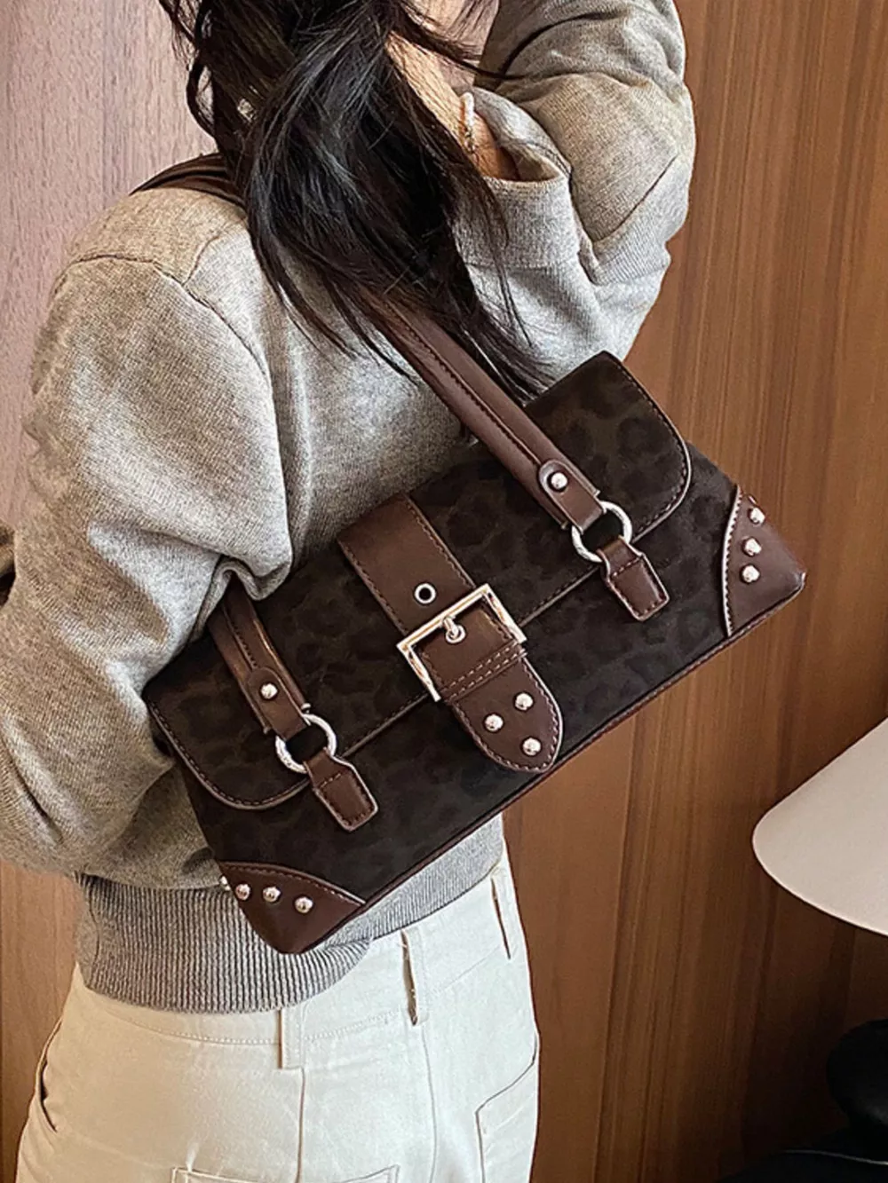 Leopard Buckle Detail Shoulder Bag, image 10